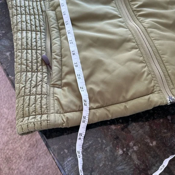 ISIS Wasabi Vest in Olive Green. Thermolite. pockets. Floral inside. Like new 12 - Picture 14 of 16